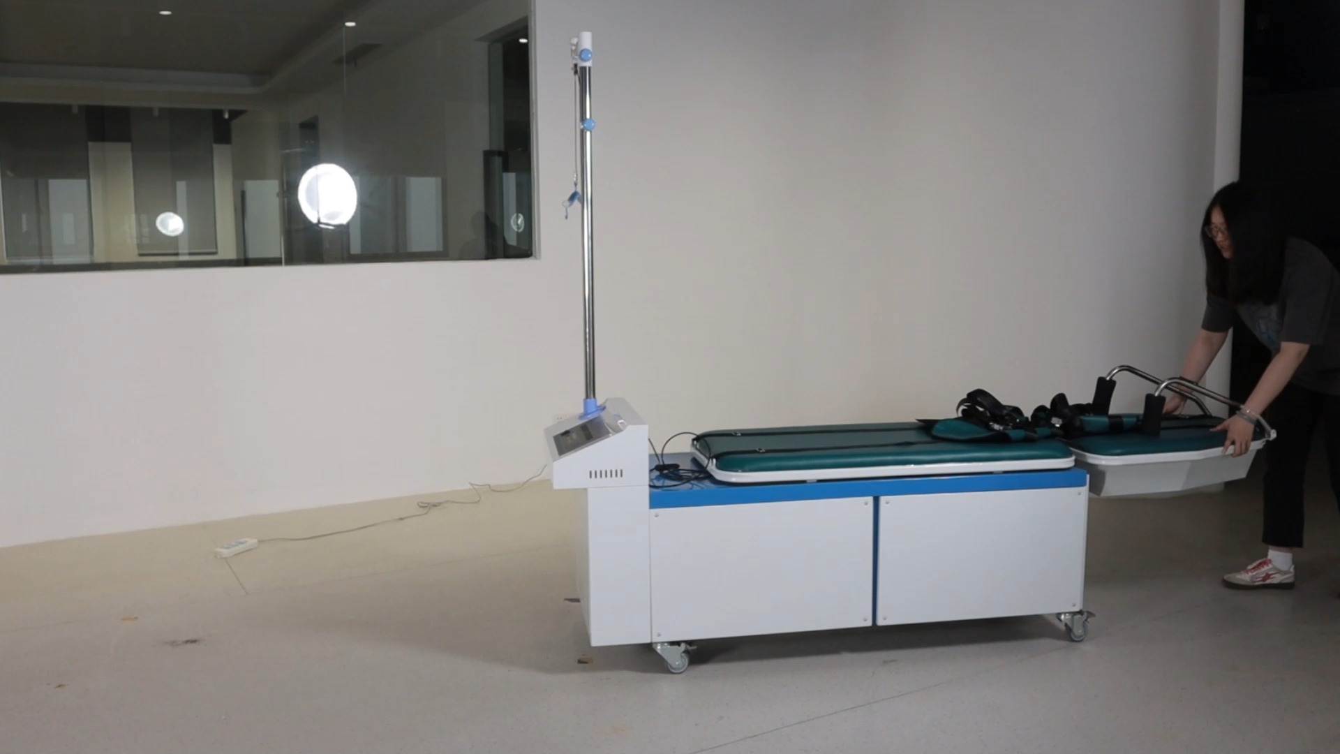 Tempat Tidur Traksi Lumbar dan Servikal YXZ-IV