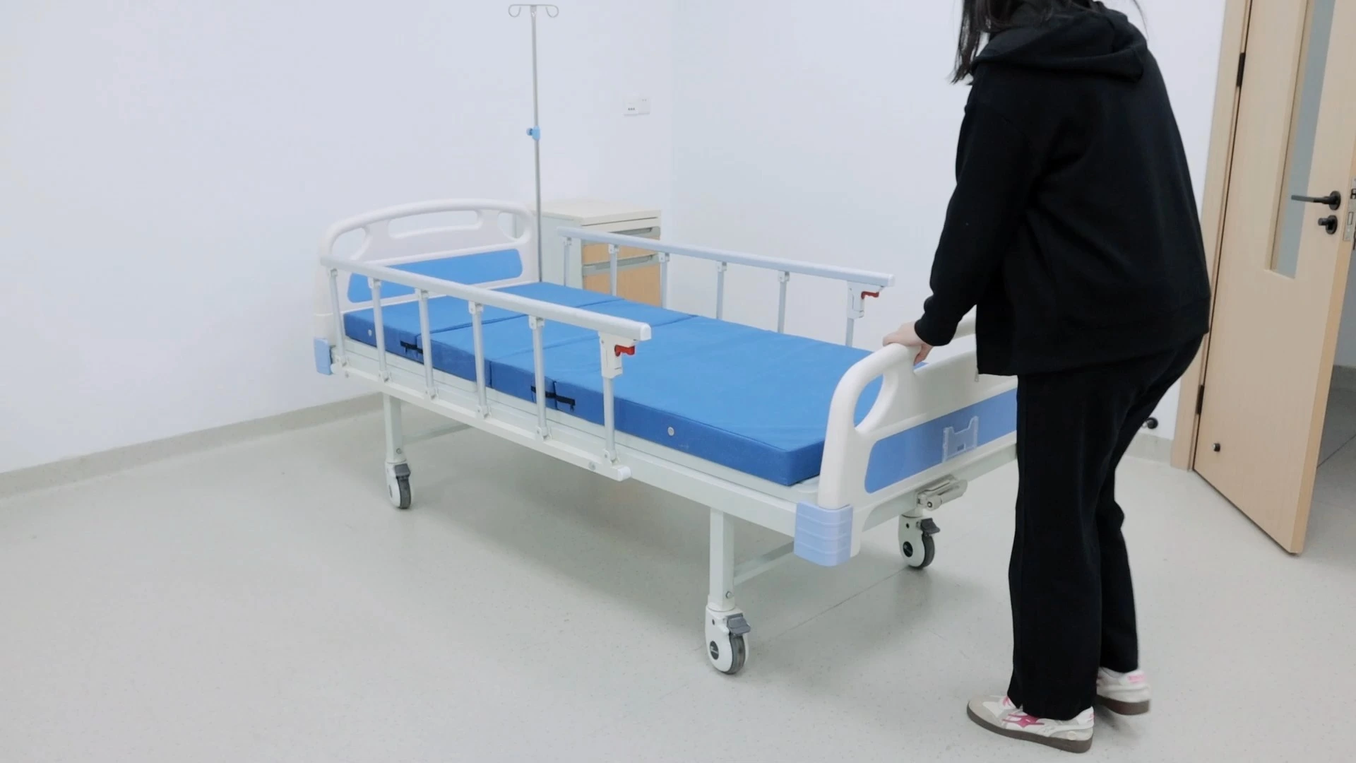YX-D-2(A1) Letto ospedaliero a una manovella: design aerodinamico per un comfort ottimale 1