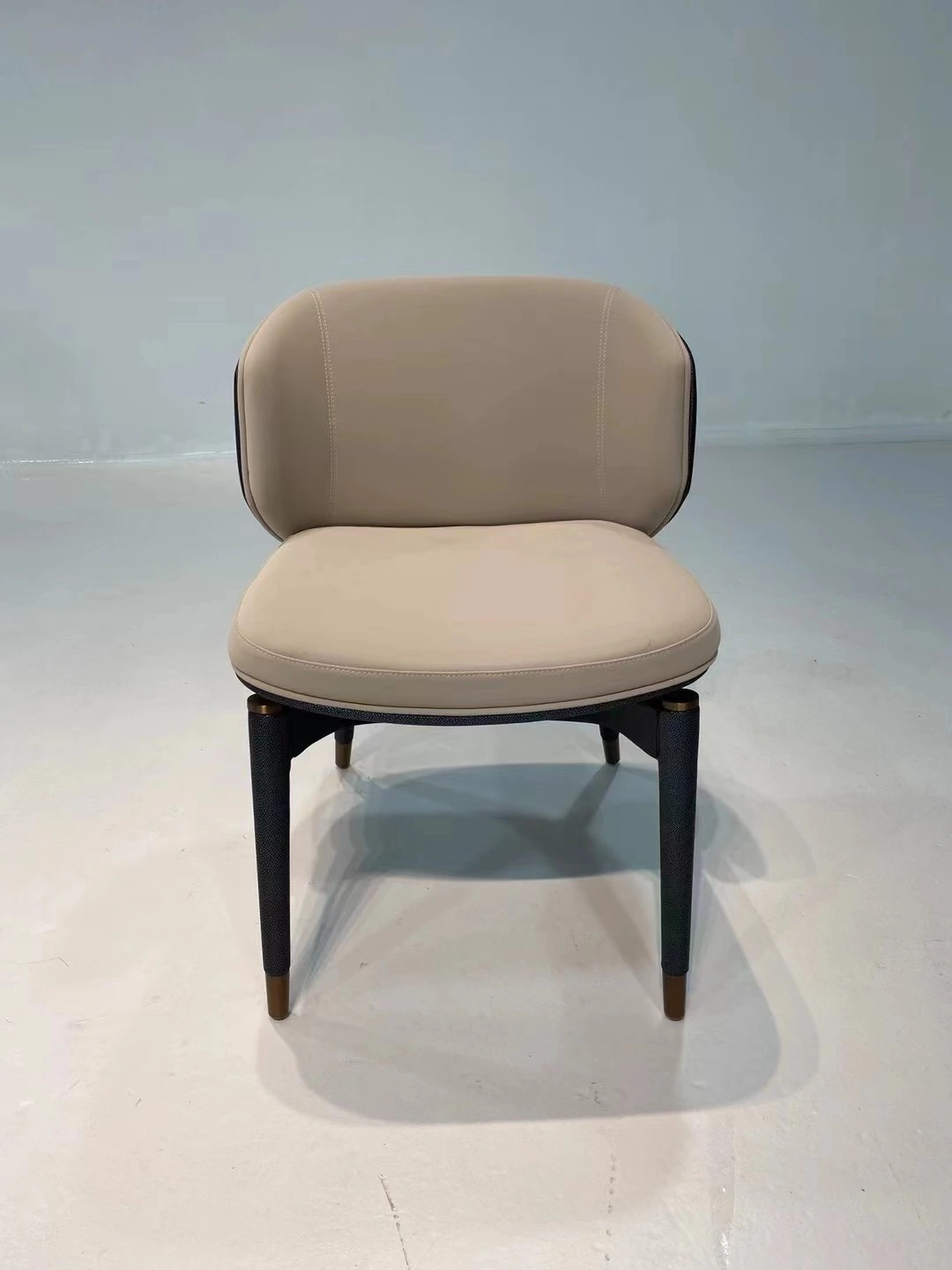 Light luxury Italian designer dining chair modern simple light luxury senior backrest chair 1