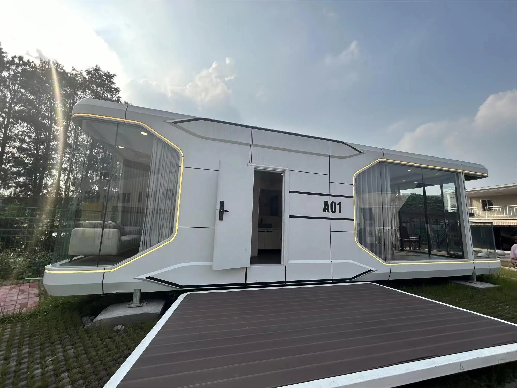 Spacious Mobile Hotel Capsule: One-Piece Aluminum Construction, Outdoor Prefab Cabin 5