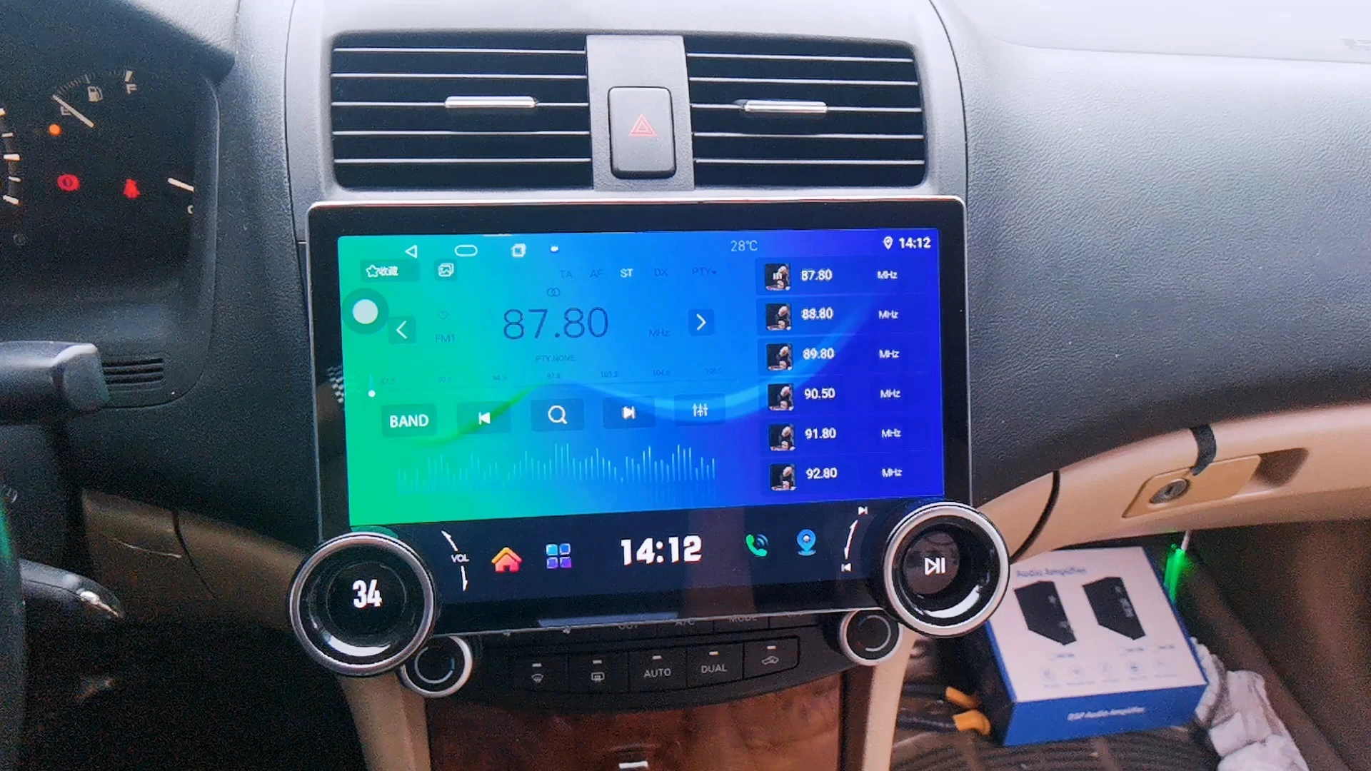 Jmance 12-дюймовый мультимедийный аудиоплеер с двойной ручкой Carplay с сенсорным экраном Автомобильный Android-плеер 1