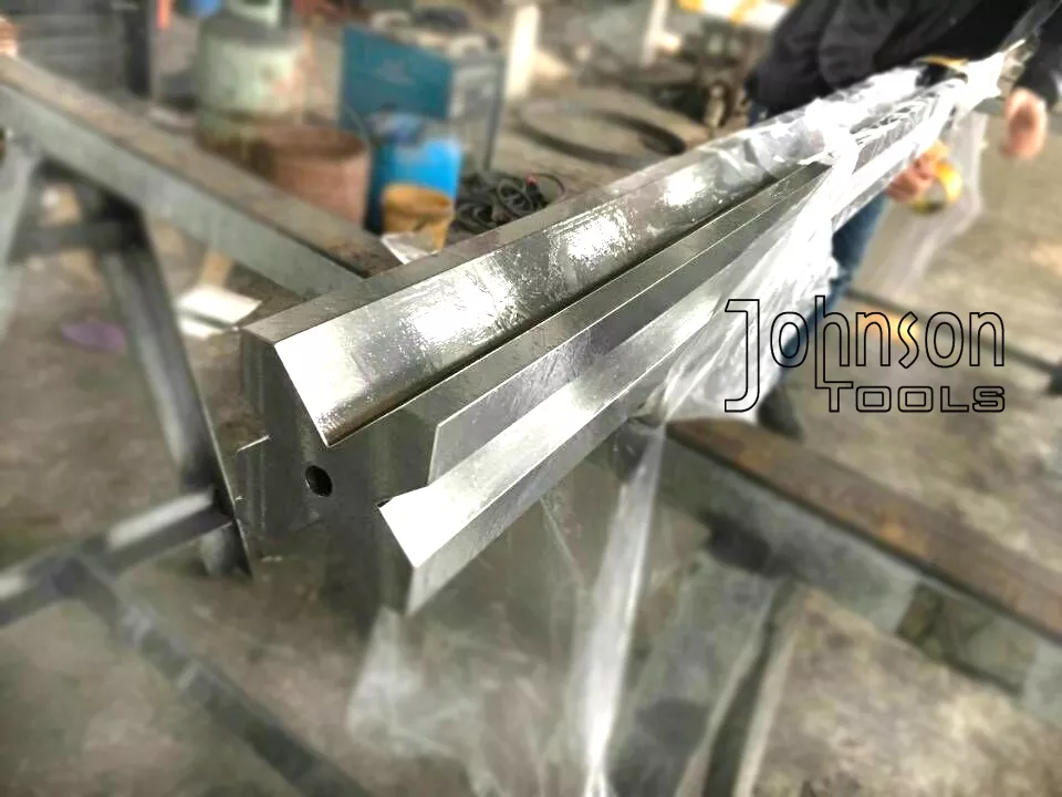 Meilleure qualité 3100x100x100mm CNC outils de frein de presse poinçon de pliage et matrice matricielle avec 42CrMo 2