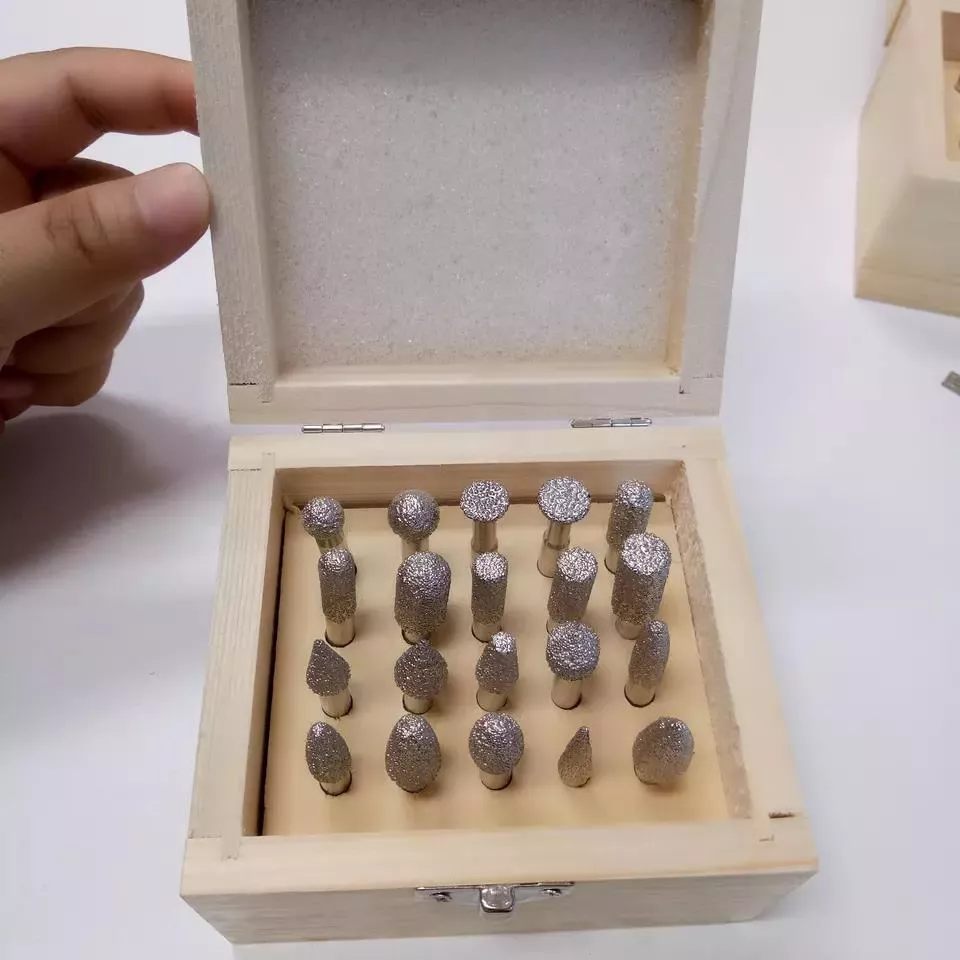 Set di punte montate per utensili diamantati brasati sotto vuoto per intaglio della pietra per marmo granito 4