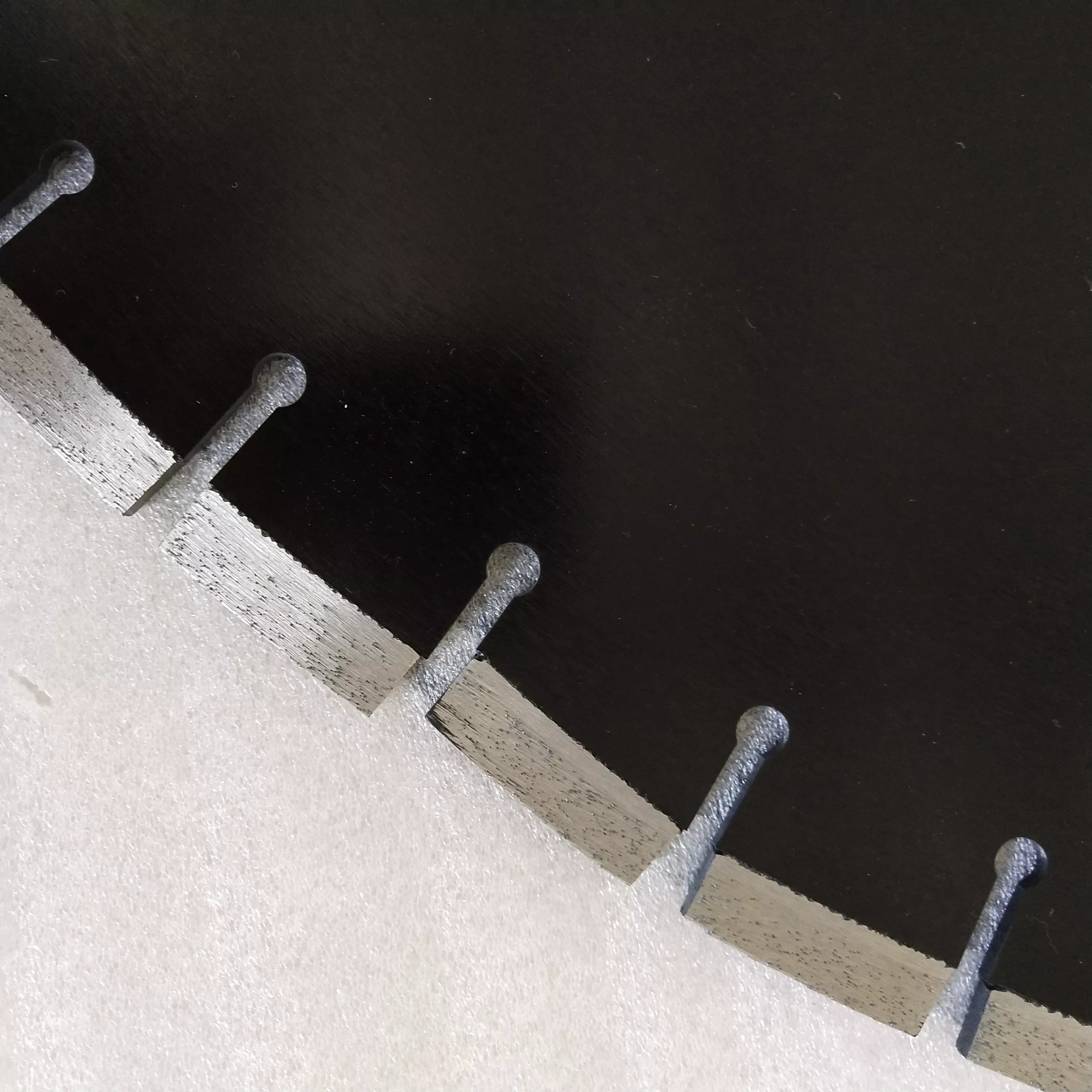 36 900 mm Diamantsägeblatt für Asphalt-über-Beton-Schneidwerkzeuge mit Schutzsegment 2