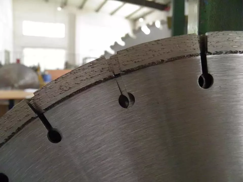 Kürlenmiş Beton için 400mm Lazer Kaynaklı Elmas Kesici Testere Bıçağı Kesici Aletler 5