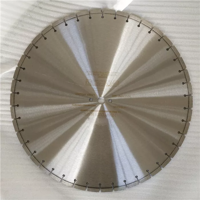 Lama per sega diamantata saldata al laser da 32 800 mm per il taglio di cemento precompresso 1