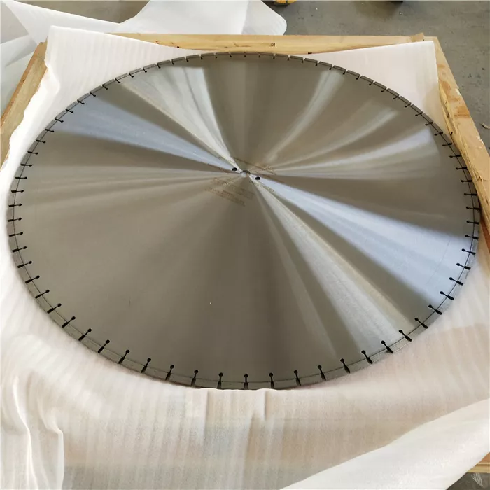 Lama per sega diamantata saldata al laser da 32 800 mm per il taglio di cemento precompresso 2