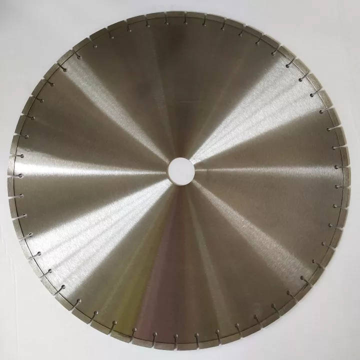 Lame de béton diamantée soudée au laser, 750mm, 30 pouces, pour la coupe du béton précontraint 2
