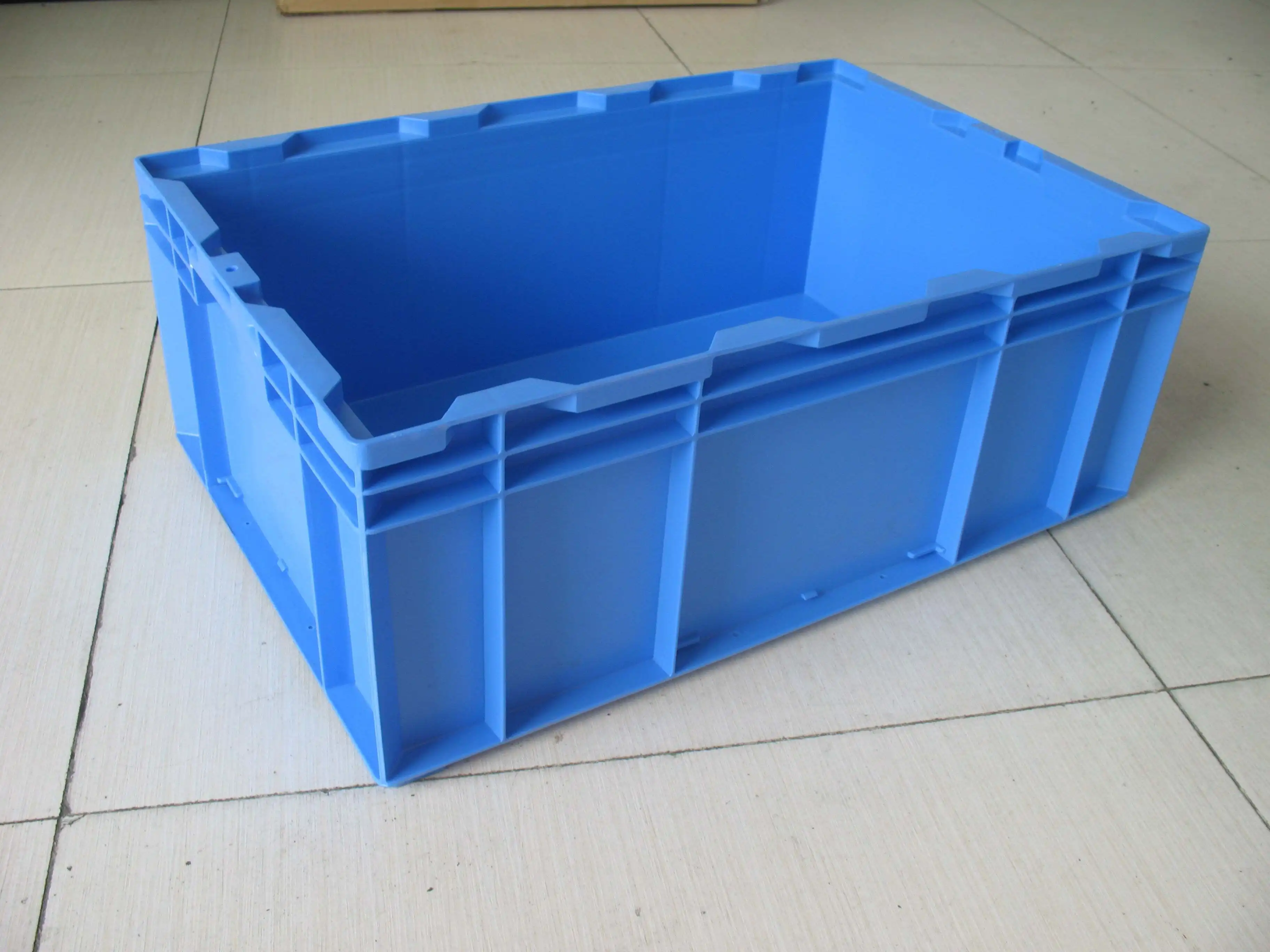 JOIN Brand Plastic Storage Bins with Attached Lids 4