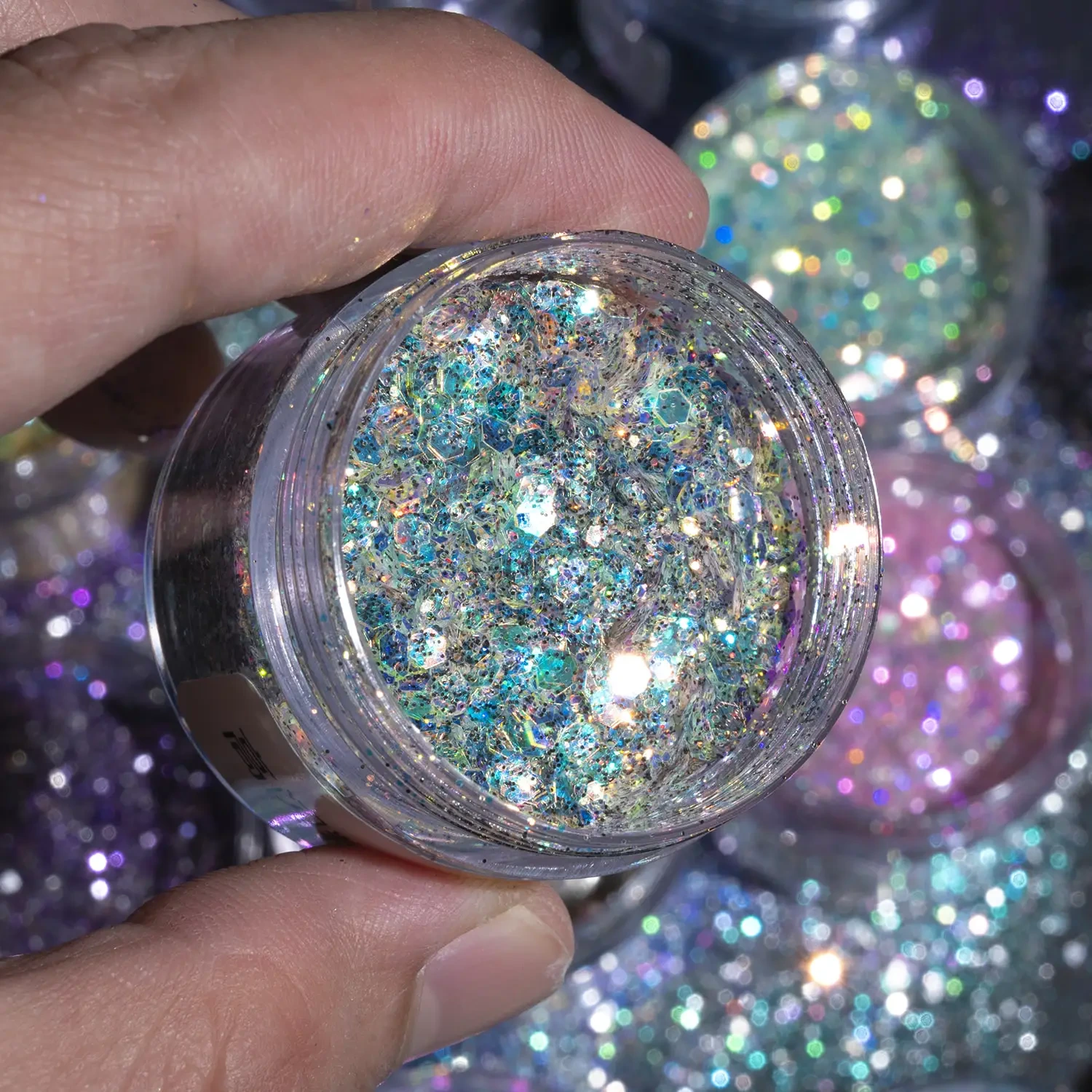 MLM Glitter Supplier Customizes Wholesale 1kg Non-toxic Customized Eco-friendly Fine Chunky Polyester Glitter Resistant Solvent Body Nail Chunky Mixed Glitter 1
