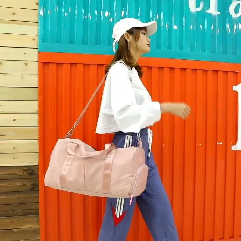 Sacs de sport roses de grande capacité, faible MOQ & cas, sac de voyage de Fitness en nylon imperméable pour femmes avec séparation humide et sèche 1