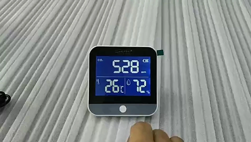 Přenosný LCD displej s detektorem kvality CO2 1