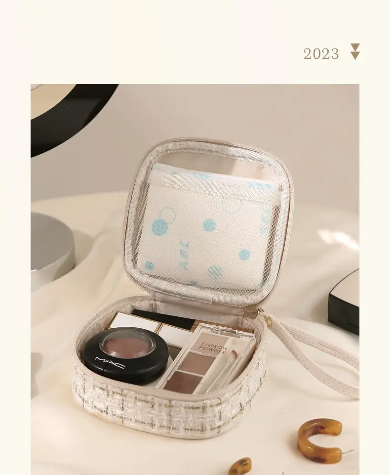 Custom Wholesale Makeup Bags 6