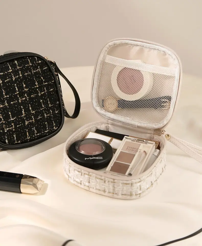 Custom Wholesale Makeup Bags 4
