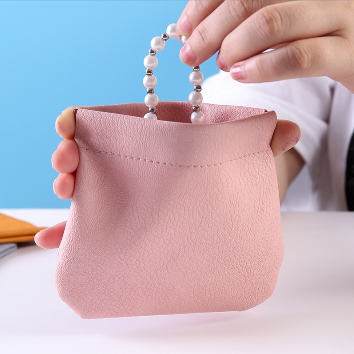 PU Kızlar küçük fermuarlı makyaj çantası logosu ruj rengi kadın kozmetik çantası seyahat Mini bozuk para cüzdanı toptan 1