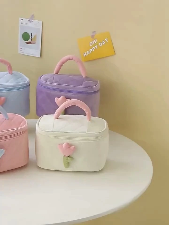 INS Cord-Make-up-Tasche Süße weibliche Aufbewahrungstasche Tragbare Kosmetik-Aufbewahrungstasche 1