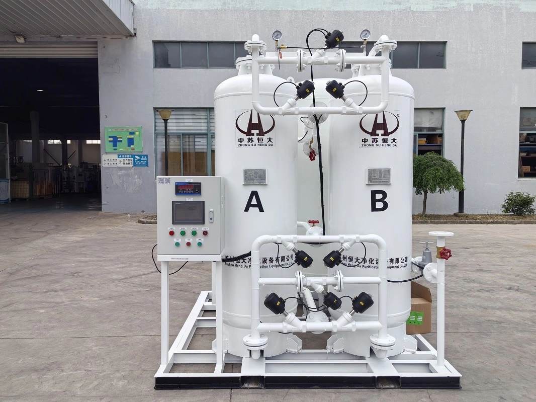 Suministro confiable de N2 al 97 % (300 Nm³/h) para la industria del plástico y el caucho. Previene la oxidación durante procesos de alta temperatura. 1