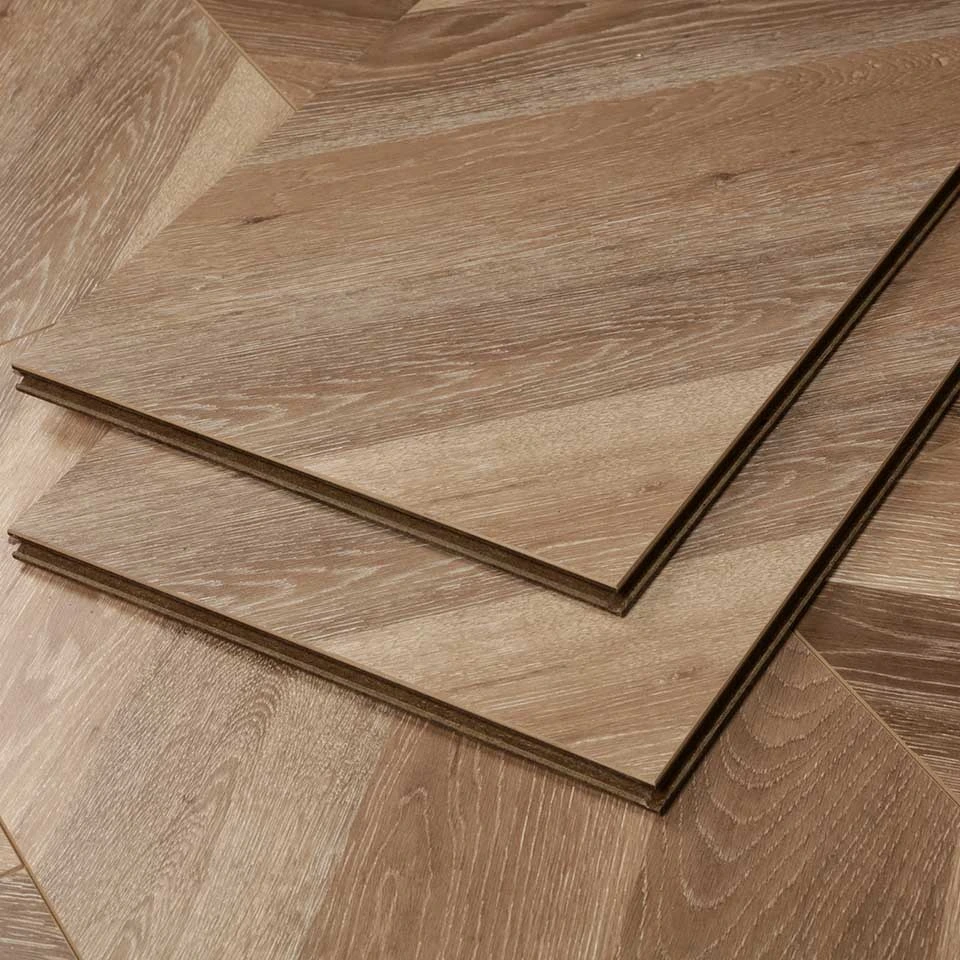 Eco Friendly Solid Wood Plastic HDF Laminated Flooring White Oak Laminate Flooring 1
