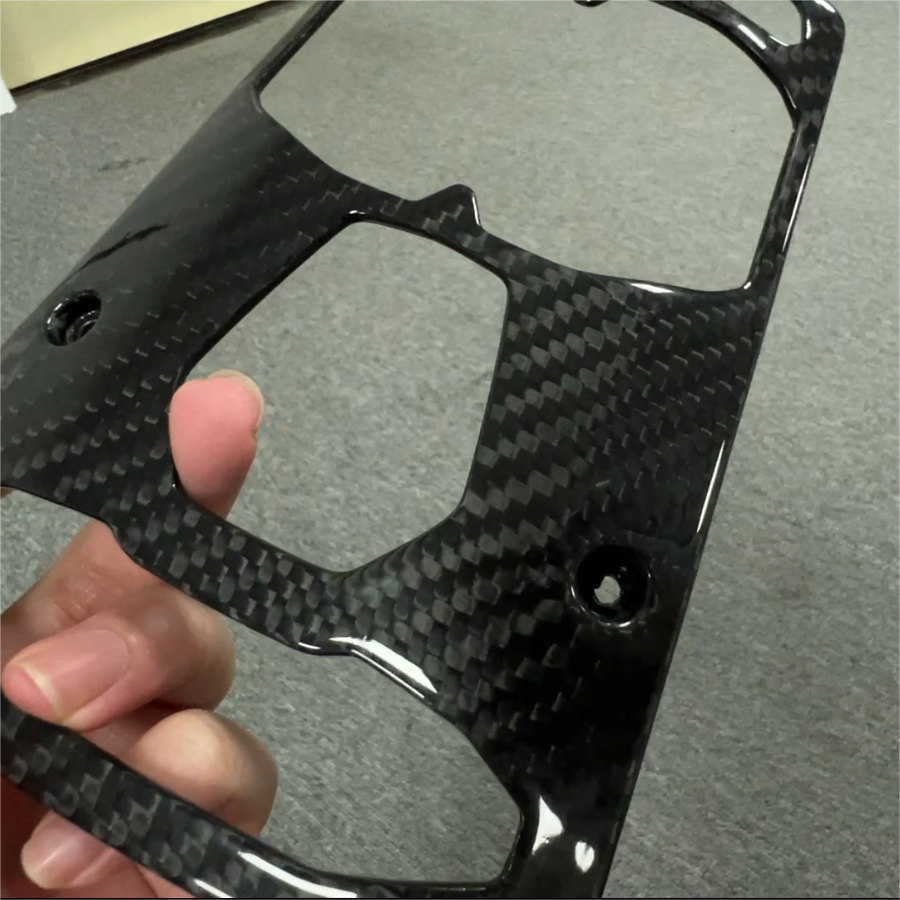 Panneau de console centrale Lamborghini, produit en fibre de carbone OYA brillant sergé 3K 5