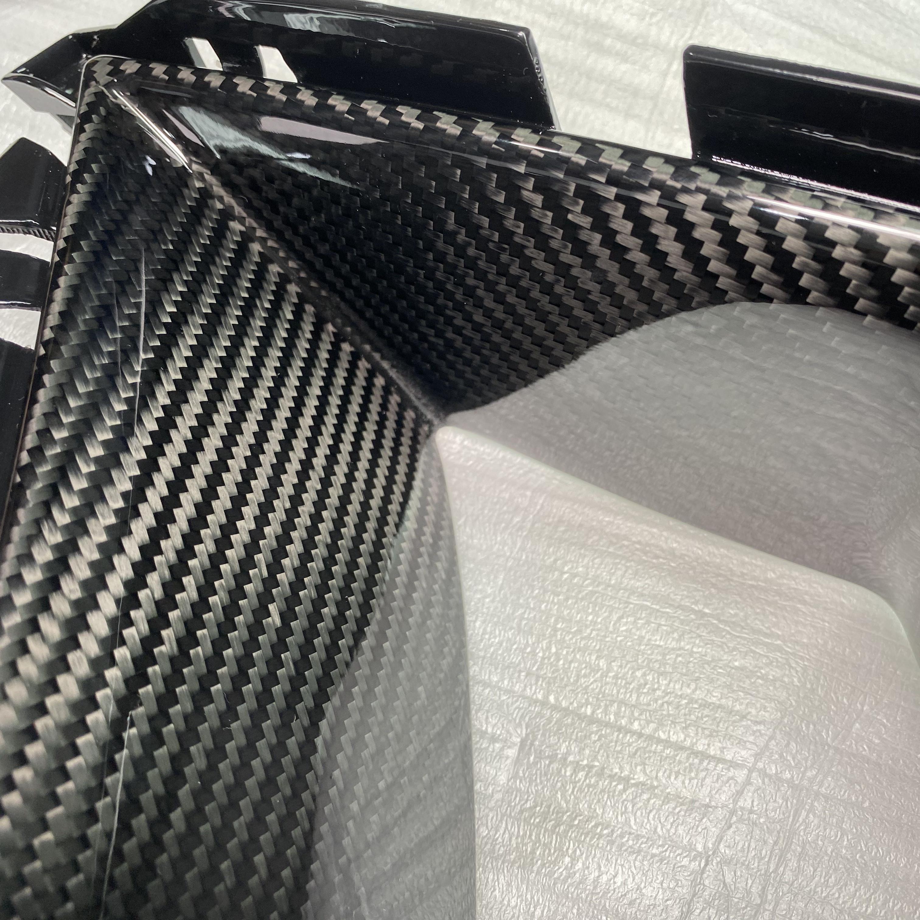Garniture de grille d'aération avant en fibre de carbone MP pour BMW M3/M4 (G80/G82), produit OYA en fibre de carbone sergé 3K brillant 5