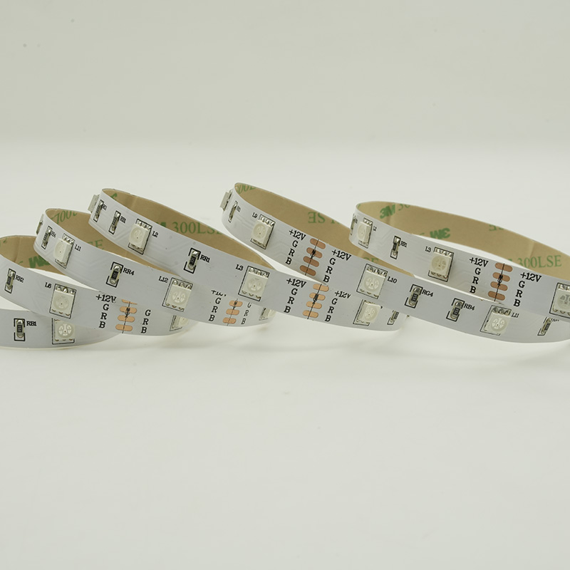 La cinta direccionable de 12V SMD5050 LED enciende la luz de tira elegante teledirigida de 36leds RGB 14