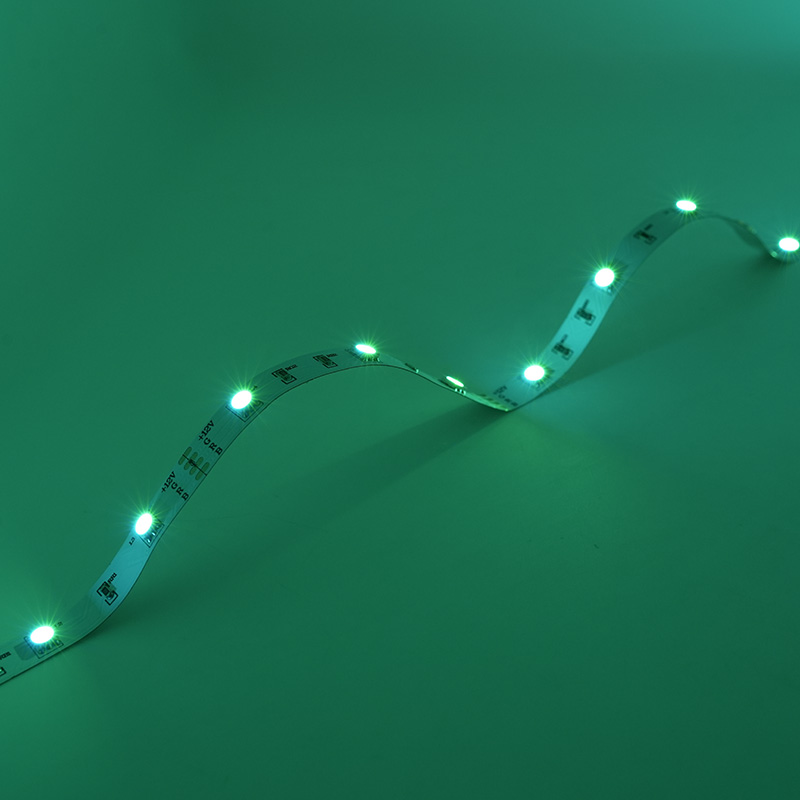 La cinta direccionable de 12V SMD5050 LED enciende la luz de tira elegante teledirigida de 36leds RGB 7