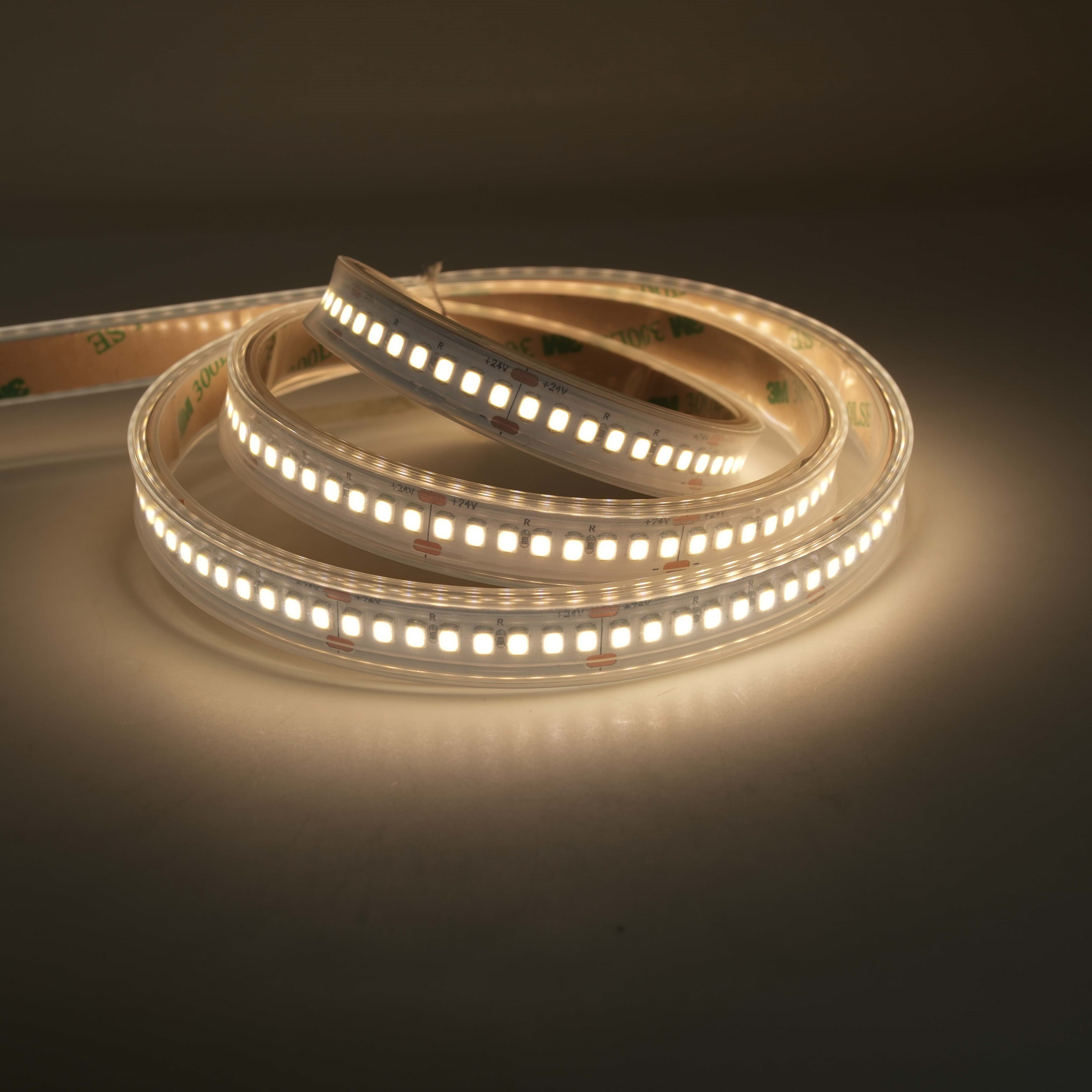 Ruban LED Basse Tension 24V SMD 2835 240LEDs/m blanc chaud IP67 4