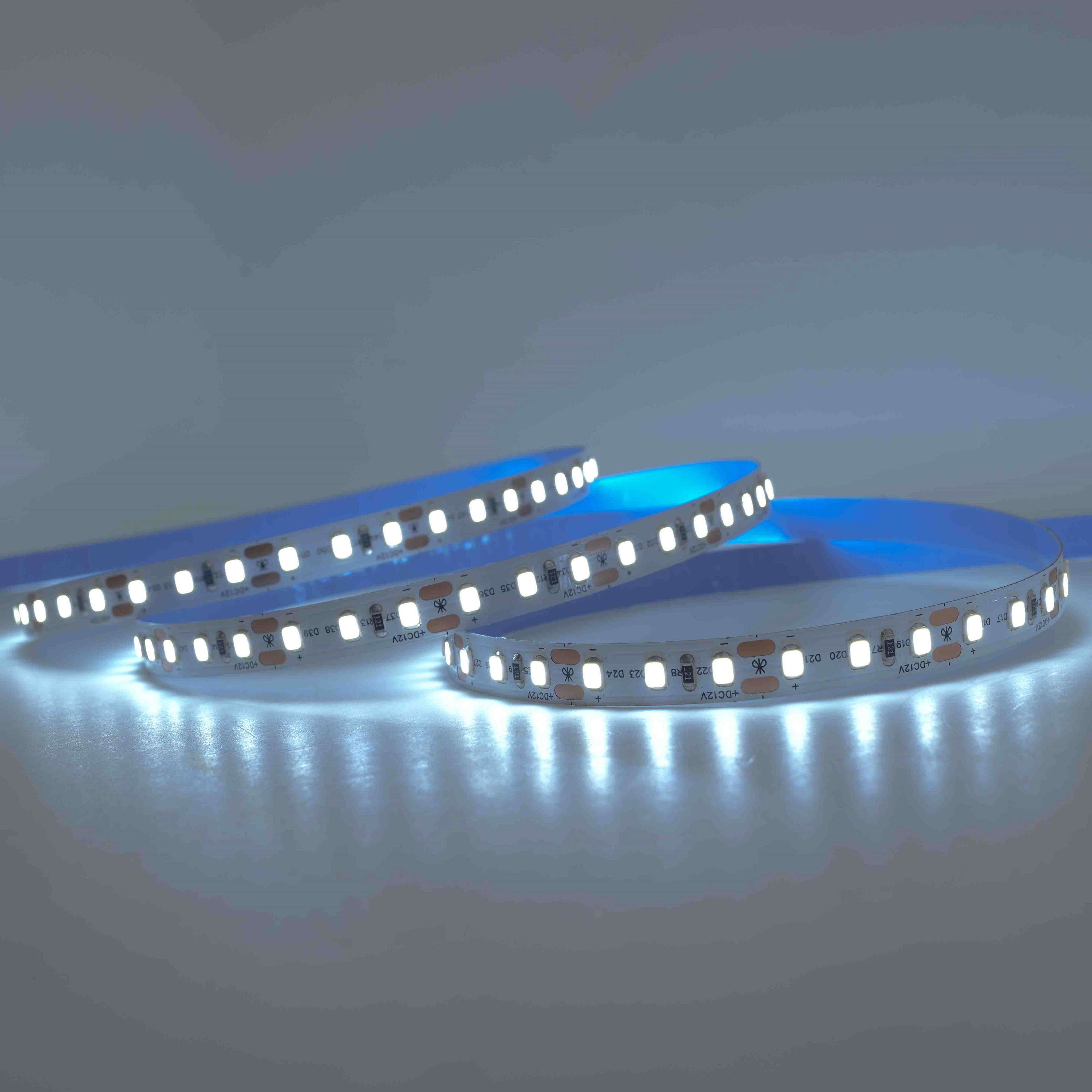 Cinta de luz LED de alto brillo 2835 12V 120LEDS/M 6000k IP20 CRI95 6