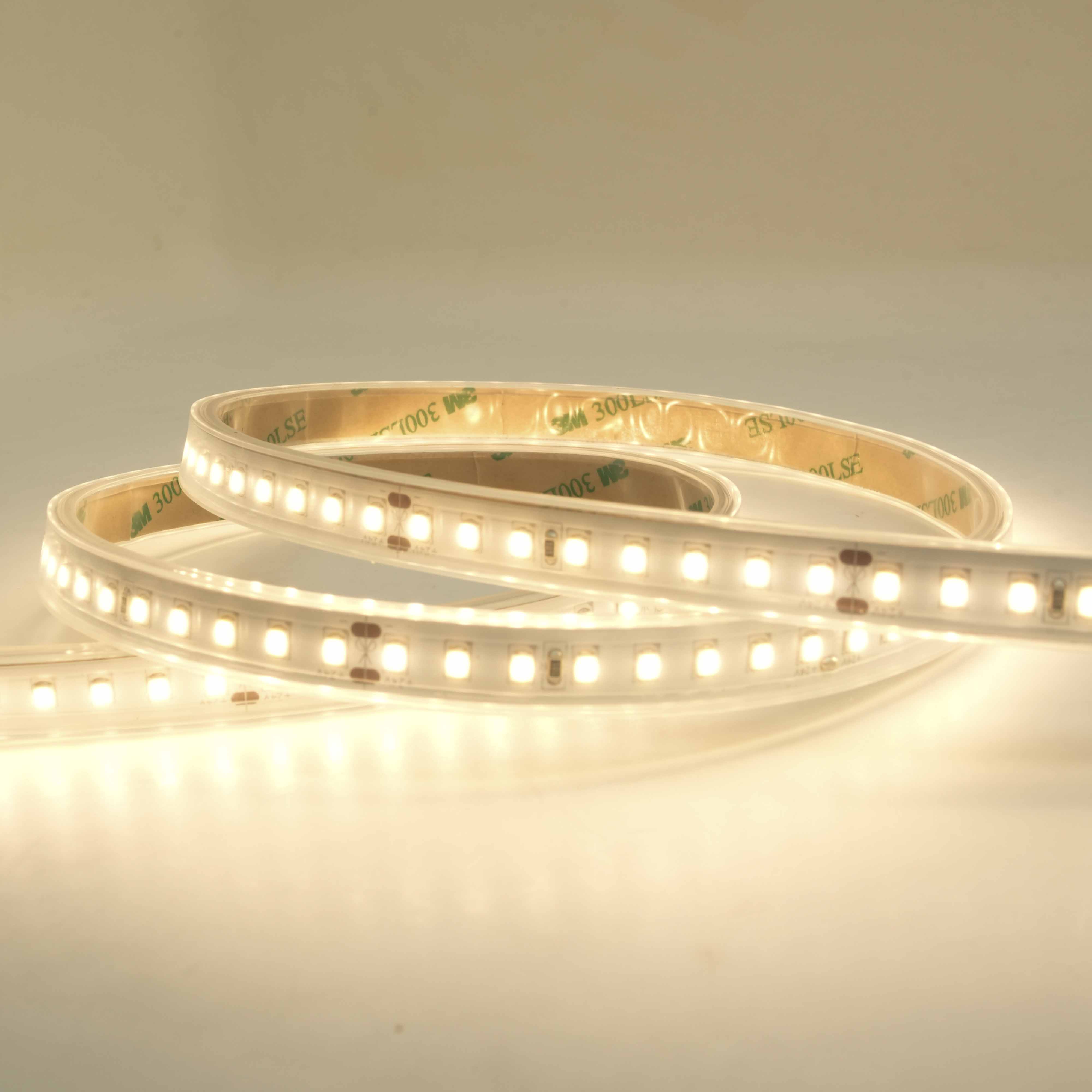 Rendement élevé de la bande 200Lm/W du lumen LED 24V IP67 2835 96LEDs élevé 2