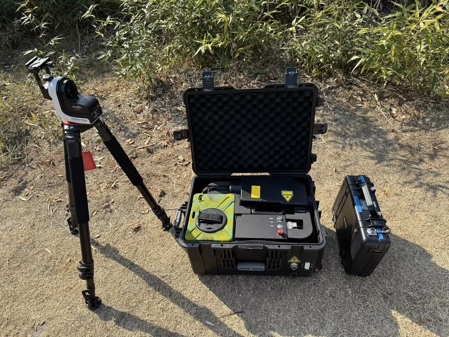 อุปกรณ์ทำความสะอาดระบบโครงข่ายไฟฟ้าอัจฉริยะ Cyclone 1000 | USILAND 1