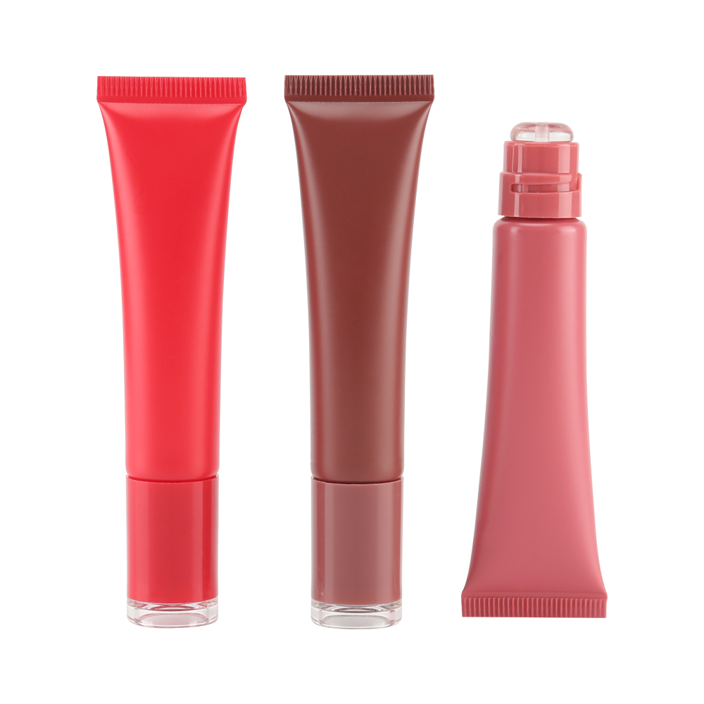 Tube de gloss D19 avec applicateur en silicone souple 2