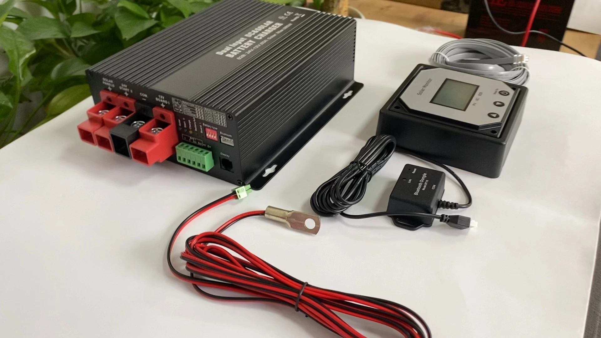 Uniwersalna szybka ładowarka 24 V DC na DC 24 V 50A na pokładzie 24 V żelowa ładowarka agm litowo lifepo4 do jachtu kempingowego RV 4WD 1