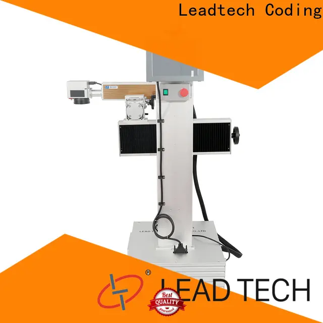 Профессиональная машина для печати даты и кодирования Leadtech на пластиковой бутылке для печати автозапчастей 1