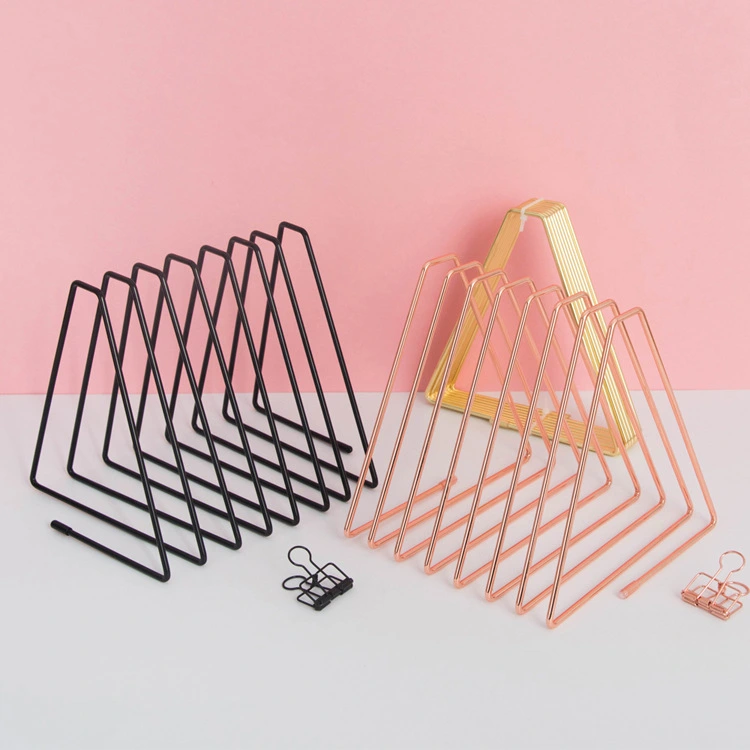 Estantería triangular retráctil de metal personalizable 1