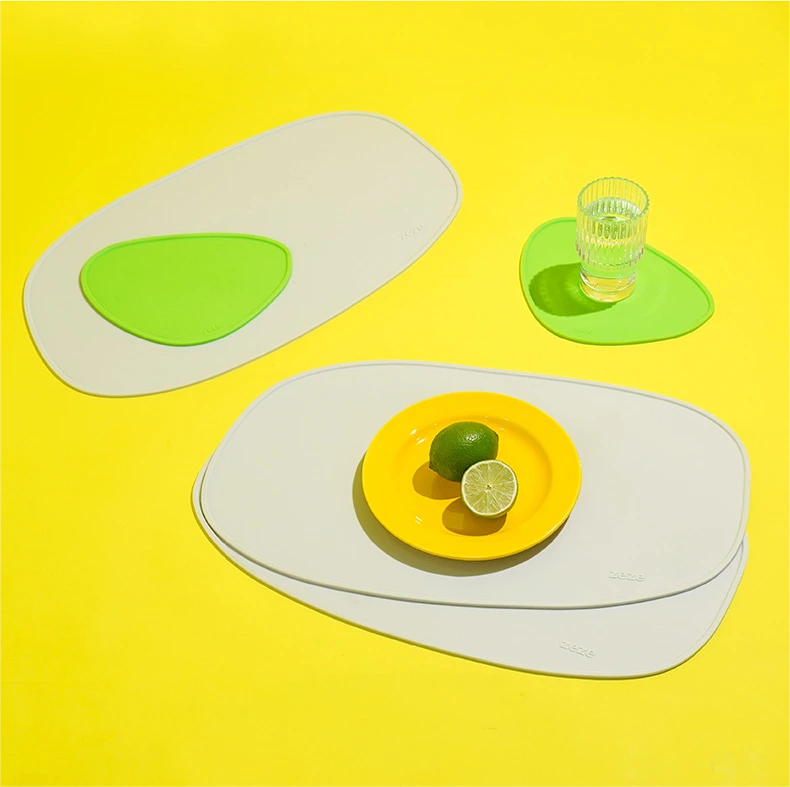 【Z1JC0028】waterproof anti-spill thickened dog food bowl mat Geometric shape pet silicone dinner mat cat bowl mat pet non-slip mat dinner mat 1