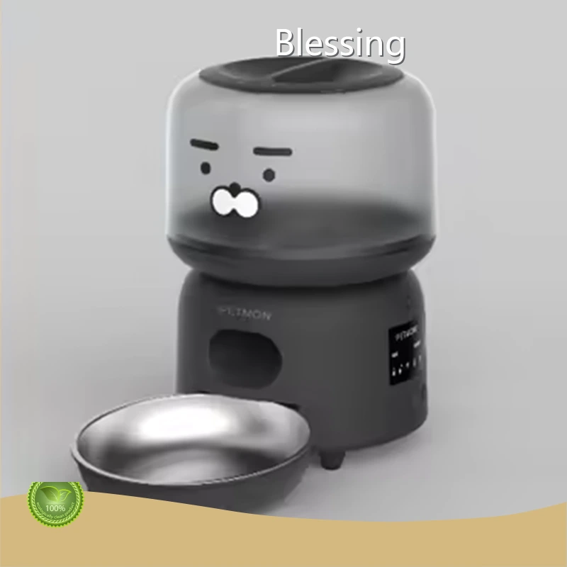 Dog Feeder with Camera Blessing 1
