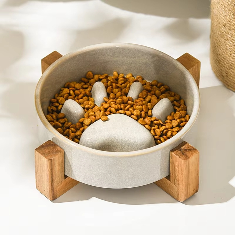 Venta directa de White-Factory La alimentación de mascotas es fácil con los tazones de cerámica con alimentador lento BLESSING 1