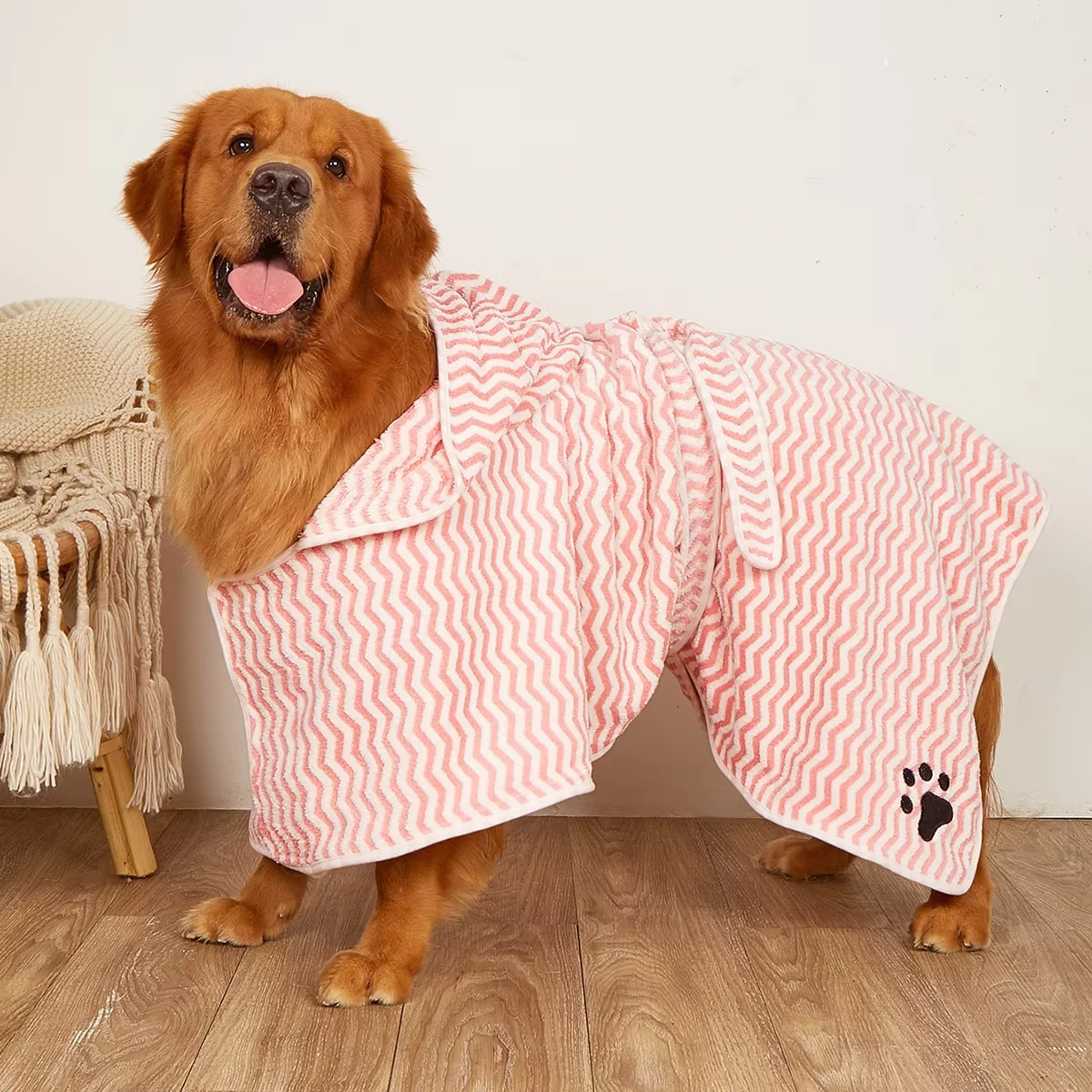 Wholesale Eco-Friendly Ultra-Fine Fiber Microfiber Robe for Dogs Cats Multi-Color Pet Bath Towel for Grooming  pink 1