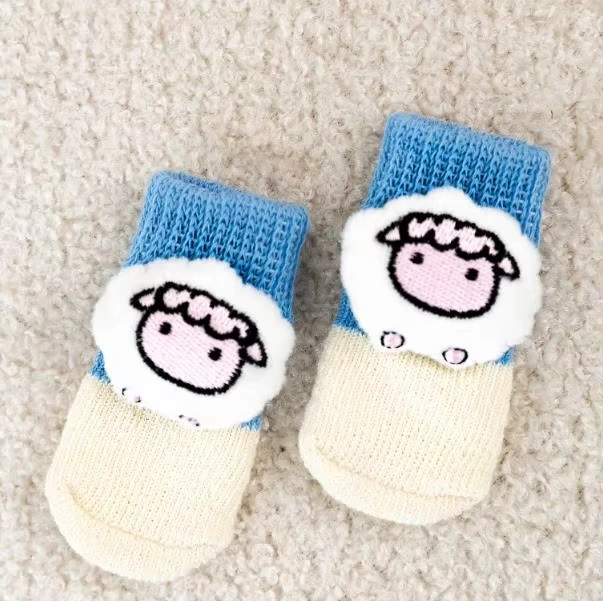 groothandel Hondensport kleine dierenpatroon waterdichte sokken outdoor antislip warme en slijtvaste schoenen katoenen sokken voor huisdieren witte schapen 1