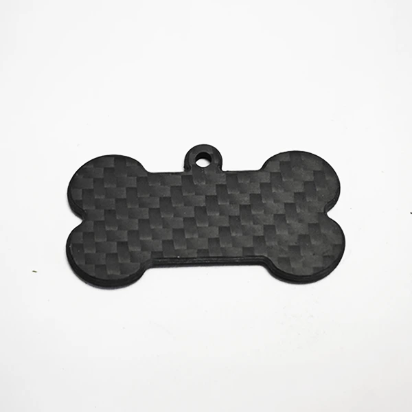 Colgante de fibra de carbono con forma de hueso 1