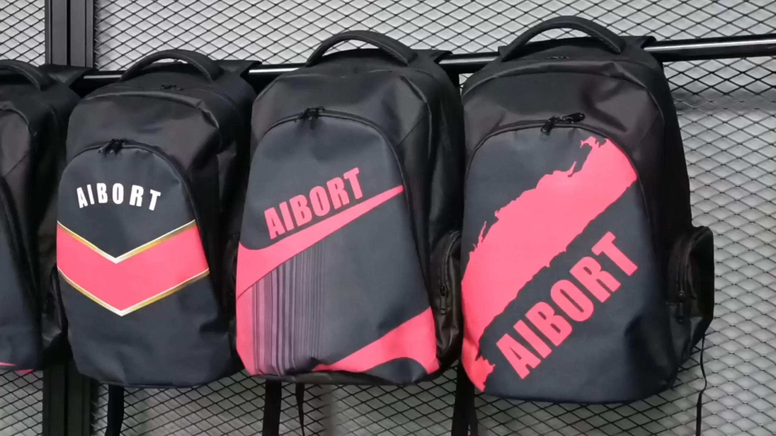 Backpack personalizzat għal Sports Team Club. basktijiet ta 'l-isports tat-tim tad-dwana, disinji personalizzati b'ismijiet ta' tim, klabb u atleti personalizzati 1