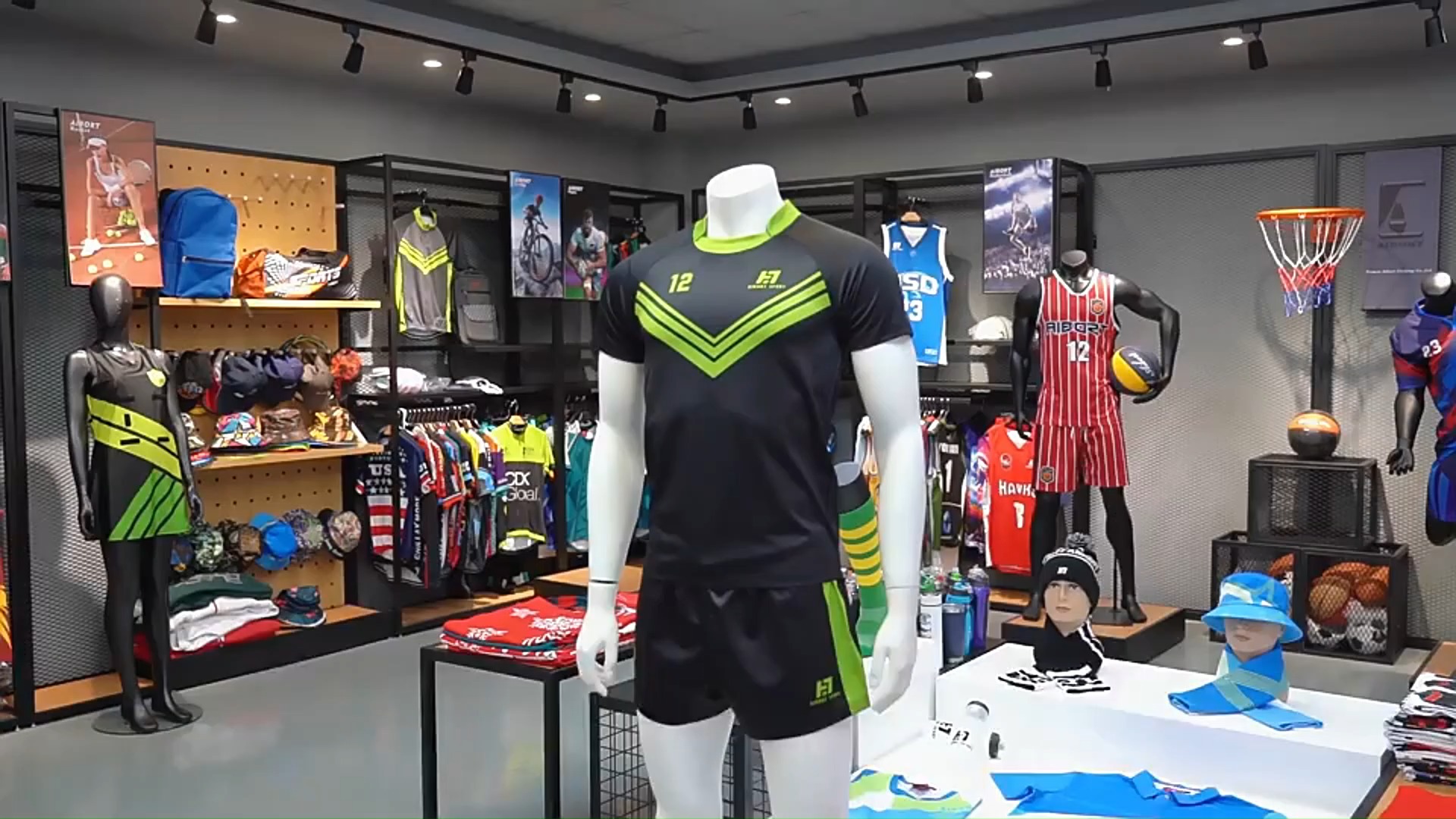 Processo di produzione di fabbrica AIBORT - produzione di abbigliamento sportivo personalizzato dietro le quinte