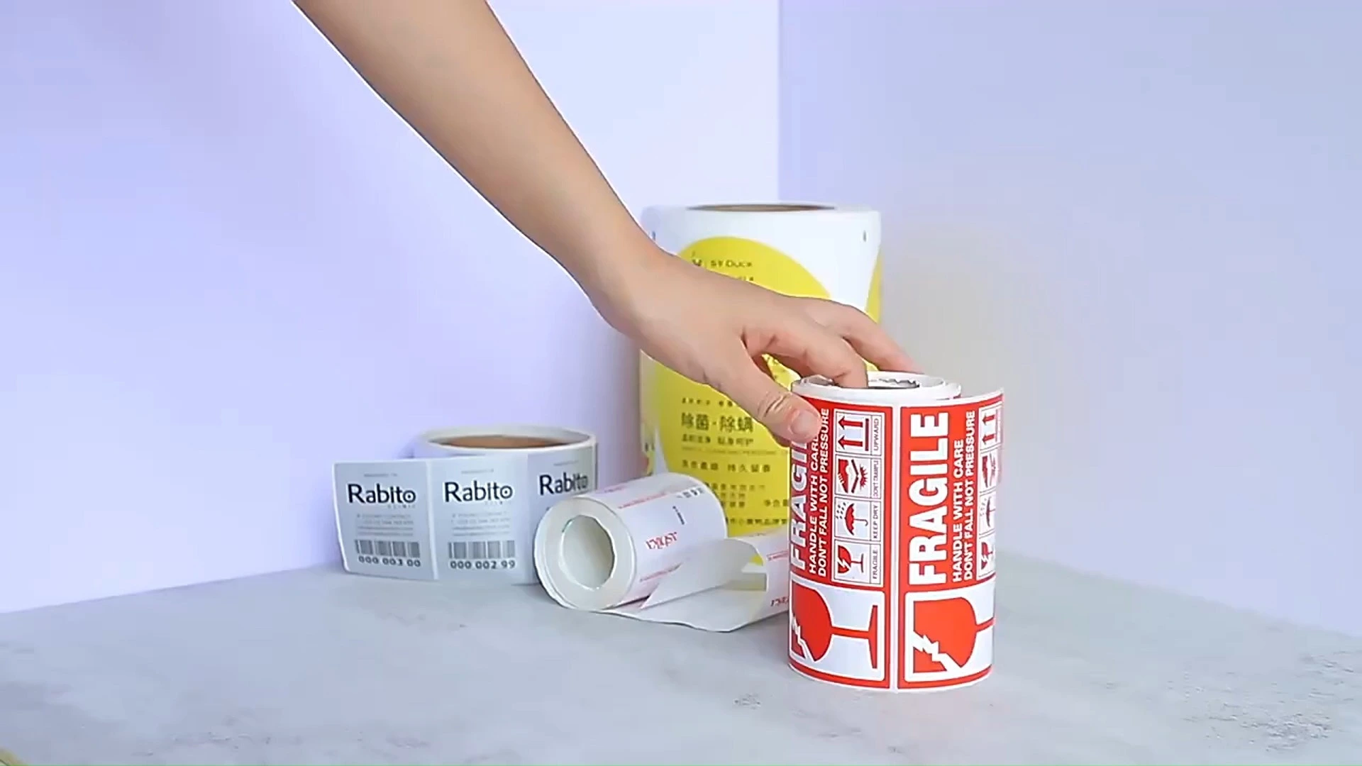 Pegatinas impermeables de vinilo personalizadas para etiquetado de envases 1