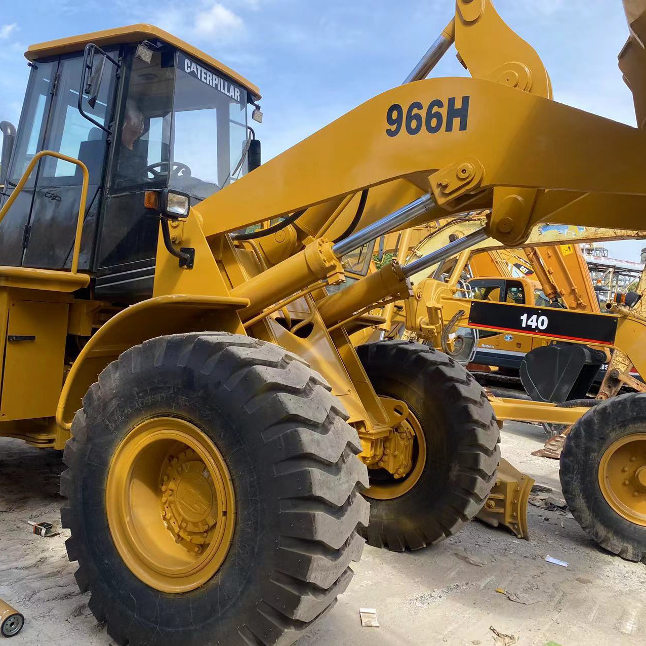 Good price of good quality wheel loader factory price cat 966h front