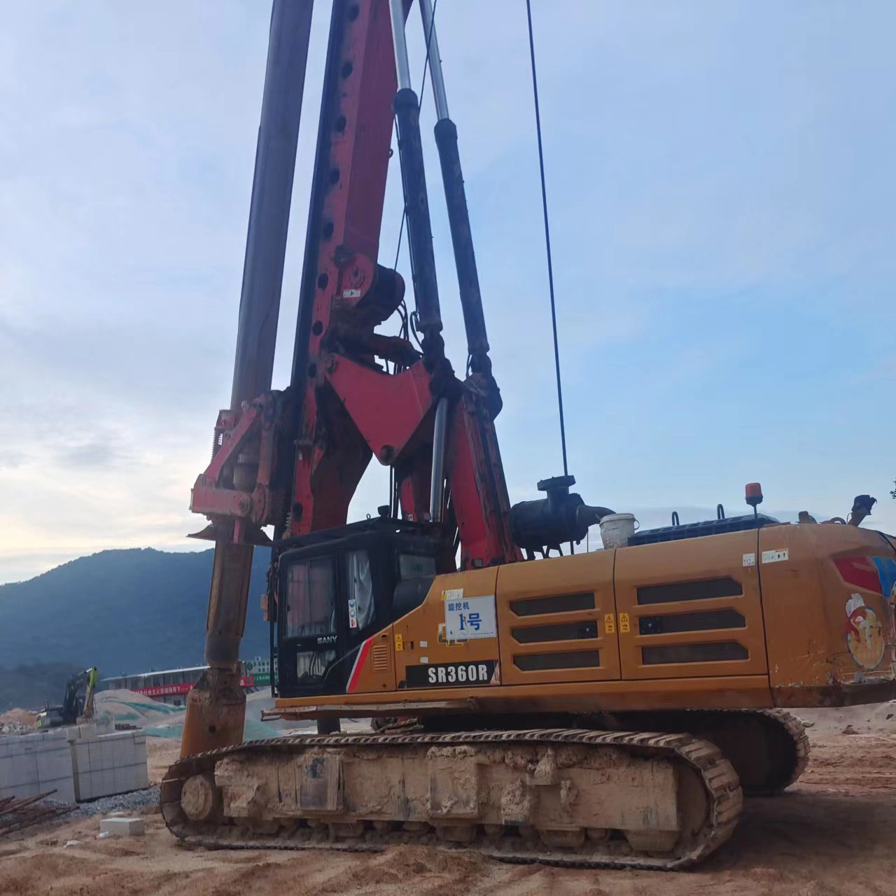 Mesin rig pengeboran putar SANY sr360 Rig pengeboran SANY SR360 yang digunakan 1