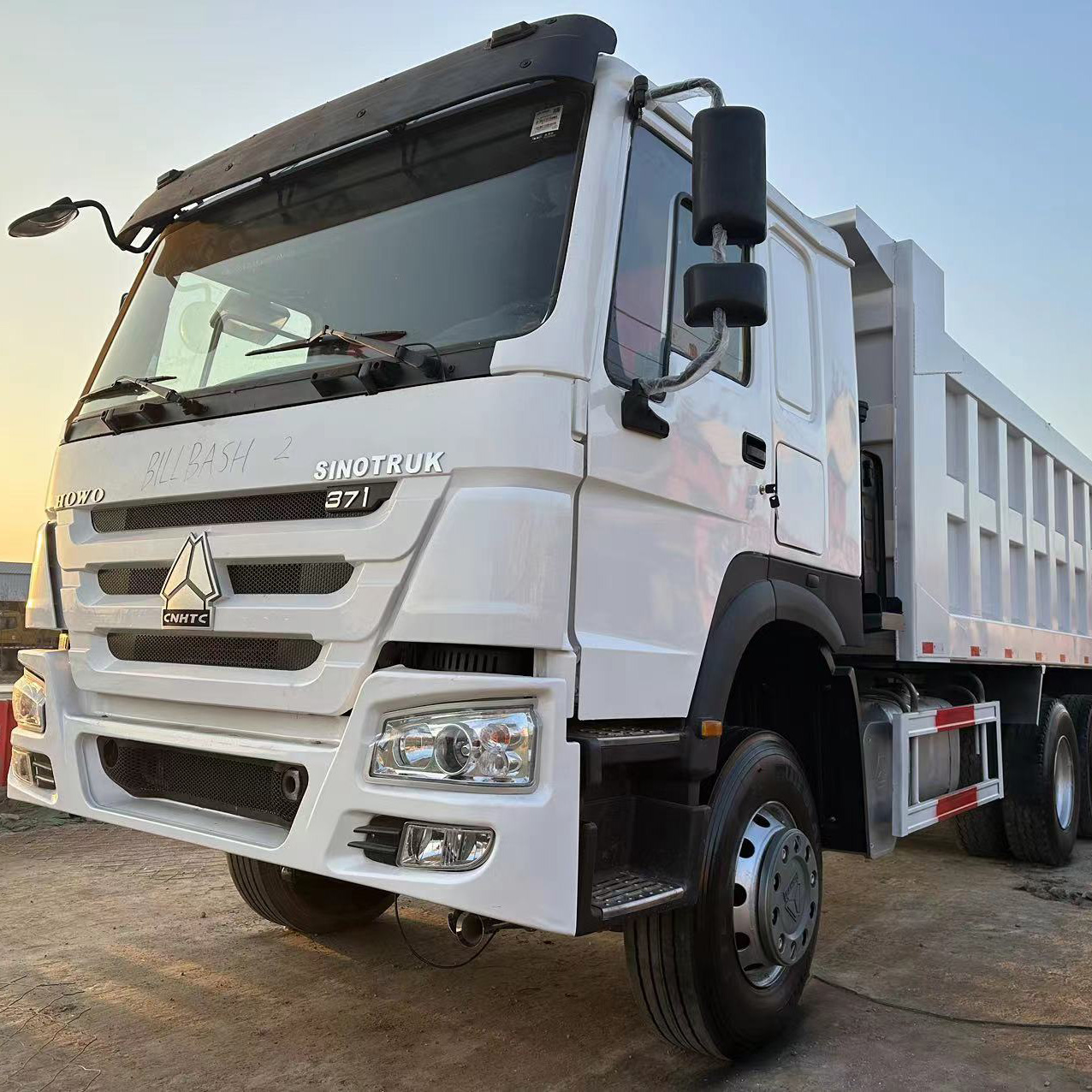 Marca famosa de segunda mão HOWO High Top 6*4 Truck Head Tractor Trailer Truck 3