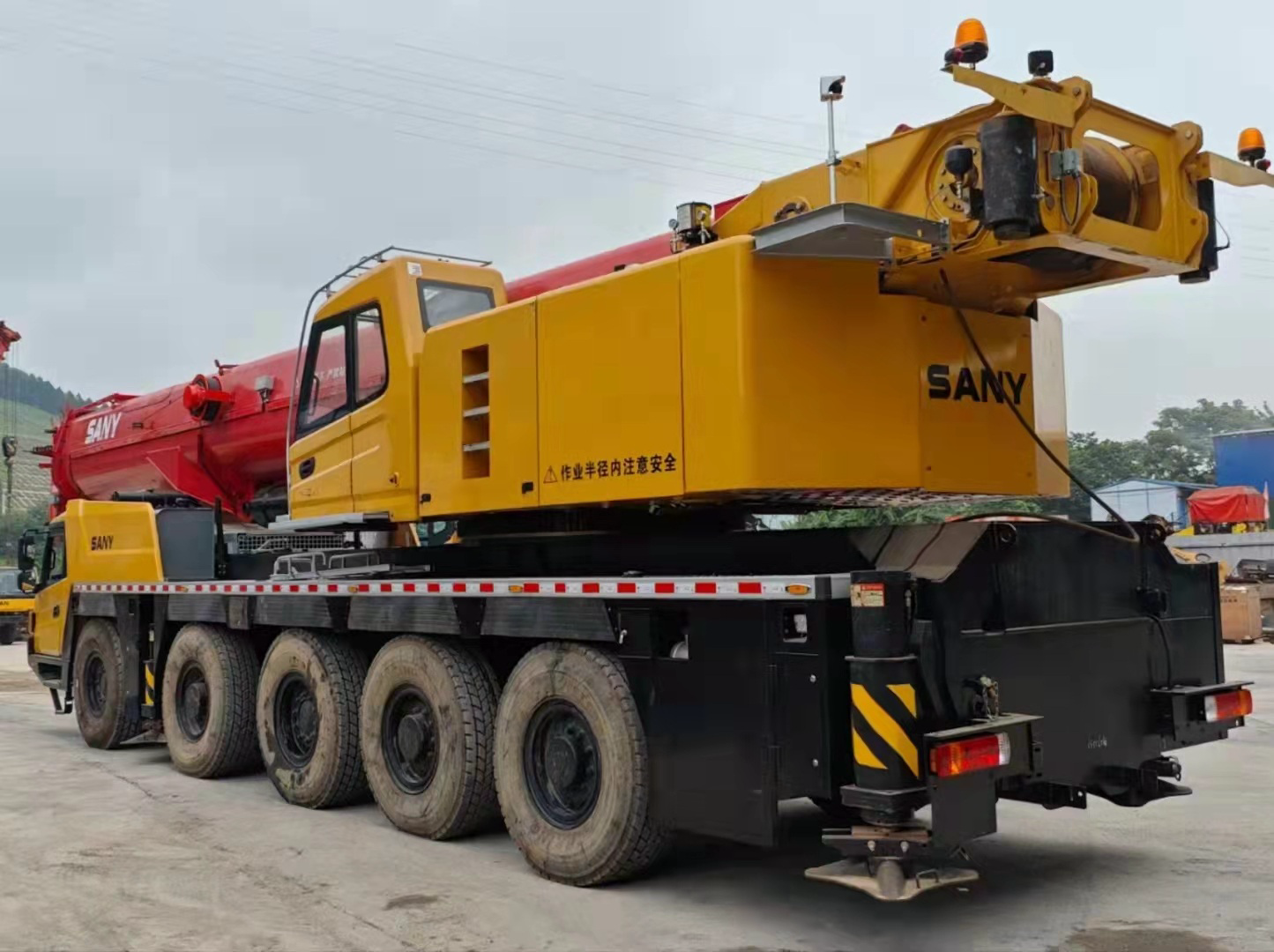 GUINDASTE DE CAMINHÃO SANY 130T usado em bom estado 2