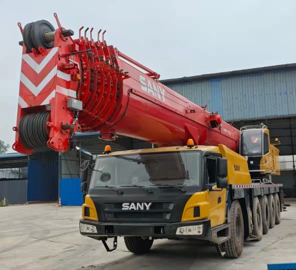 used in a good condition SANY 130T TRUCK CRANE 1