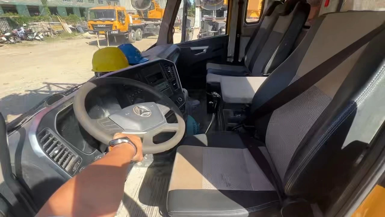 Guindaste de caminhão Sant STC550C5-8 de segunda mão, 55 toneladas 1