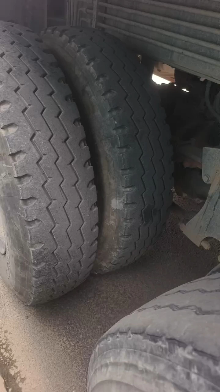 Guindaste sobre caminhão Sany STC800E5 de 80 toneladas usado à venda 1